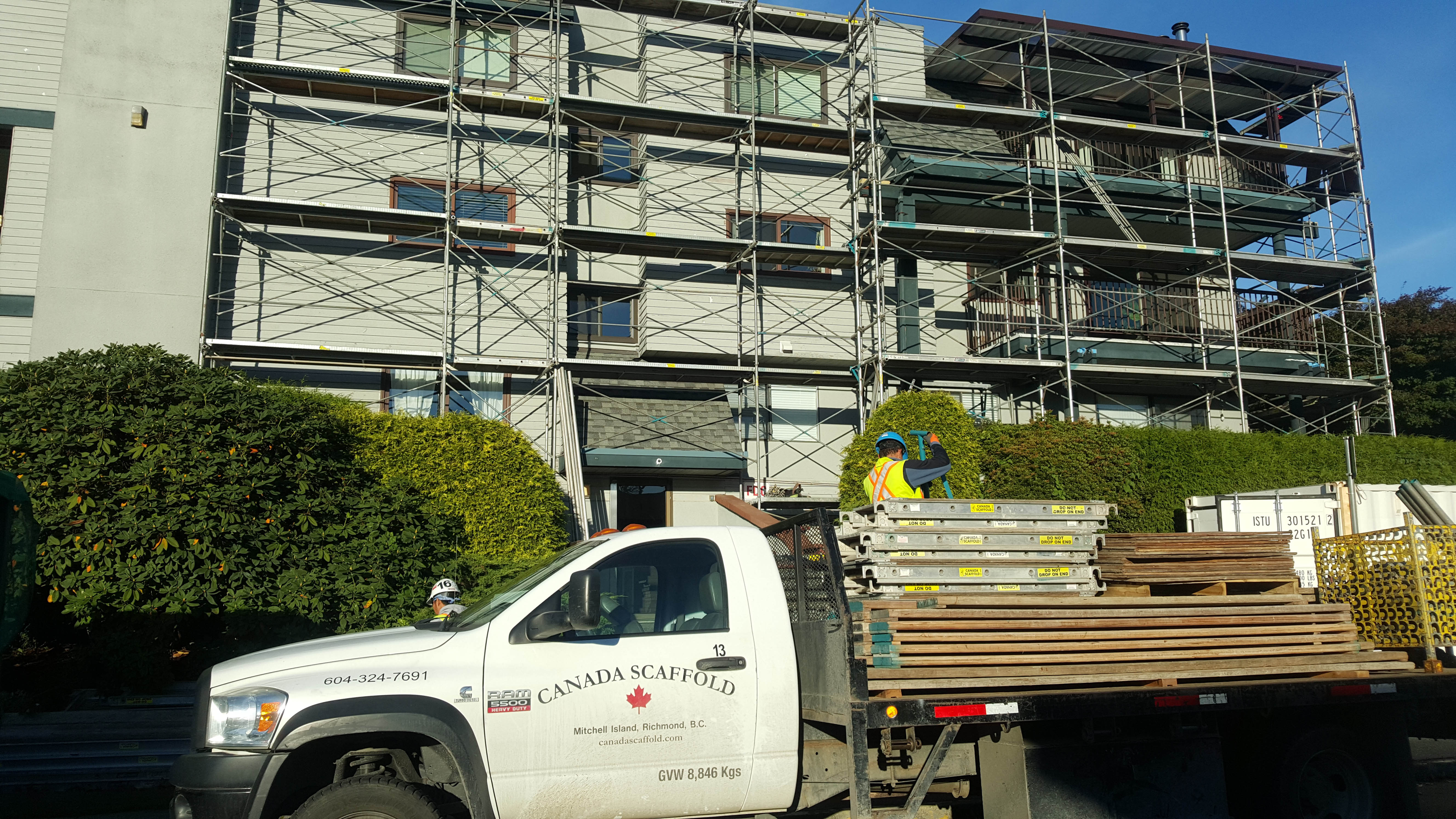 scaffolding rental cost near me